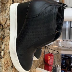 Mia hidden wedge in Black size 7.5 worn once